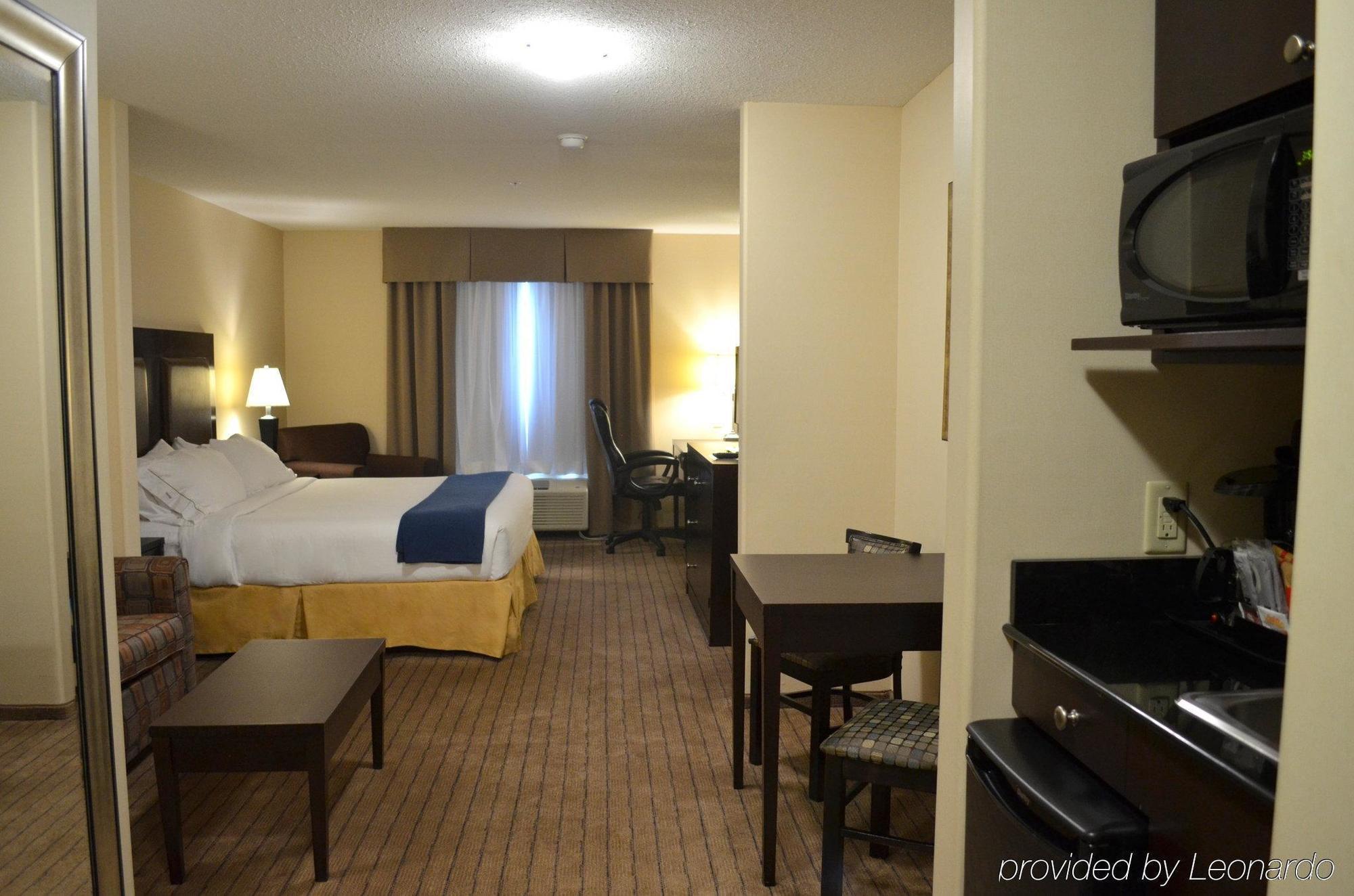 Ramada By Wyndham פרינס אלברט מראה חיצוני תמונה